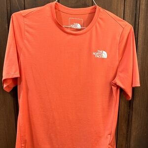 North Face women’s Sunriser wicking Tshirt